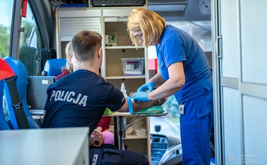 33 bohaterów, 15 litrów nadziei